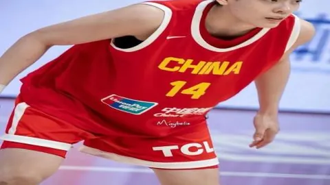 汪小菲晒女儿萌照，抚养权争夺加剧，小玥儿眼神流露情感